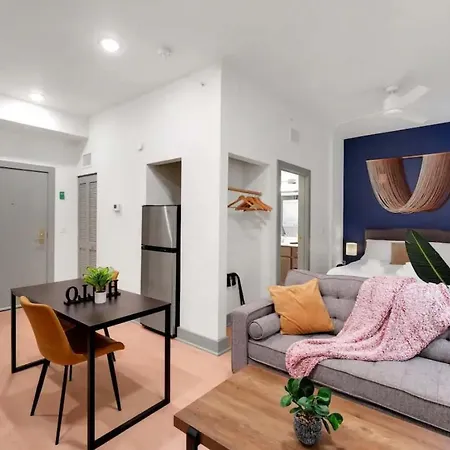 Bright And Modern Studio In Louisville # 103